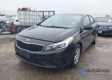 2017 Kia Forte Lx z USA, uszkodzony, nr VIN 3KPFK4A77HE031160